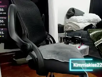 Stripchat Sex Cam of kimmiakiss22