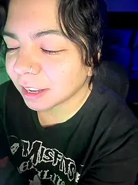 Stripchat Live Sex Cam of kimmiakiss22