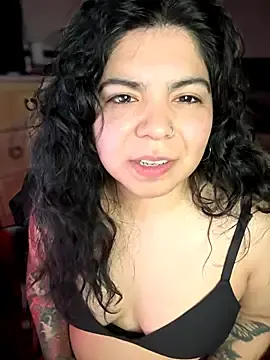 Stripchat Free Live Porn of kimmiakiss22