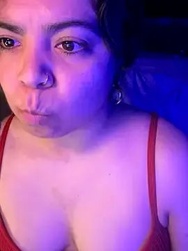 Stripchat Sex Cam of kimmiakiss22