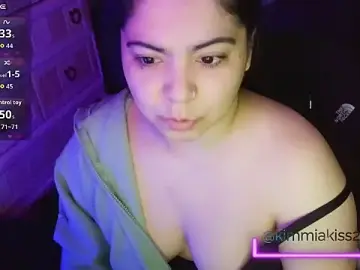 Stripchat Live Porn of kimmiakiss22