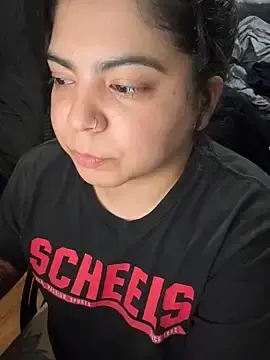 Stripchat Live Sex Cam of kimmiakiss22