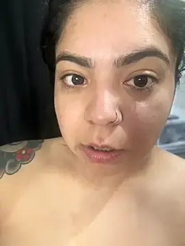 Stripchat Sex Cam of kimmiakiss22
