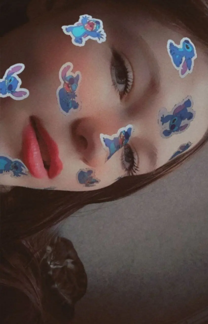 LynHillaire