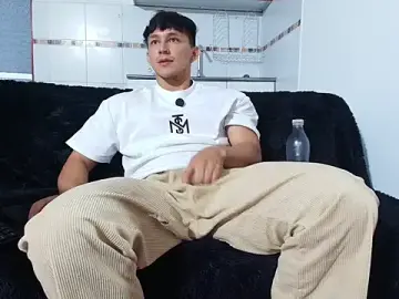 Stripchat Free Porn Cam of jacques_cardiet