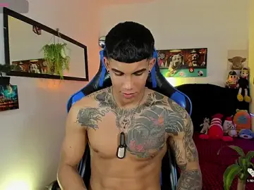 Stripchat Free Porn Cam of Damian_latinxxx