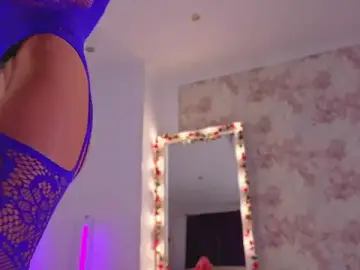 Stripchat Live Sex Cam of Nicole_Hampton