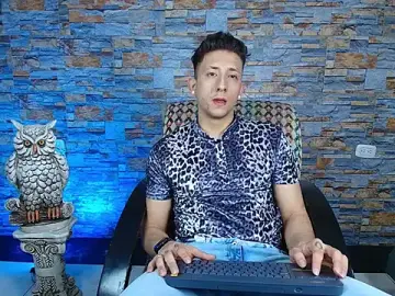 Stripchat Free Porn Cam of Maykol_Victoriasr