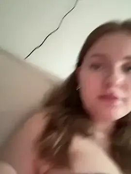 Stripchat Sex Cam of MaribelRiver