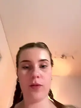 Stripchat Live Sex Cam of MaribelRiver