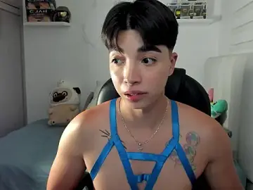 Stripchat Sex Cam of santy7v7