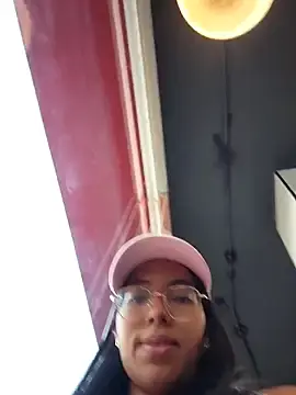 Stripchat Free Porn Cam of SheenaBrooke