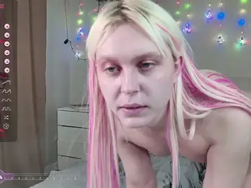 Stripchat Live Sex Cam of Evelyn_rabbit