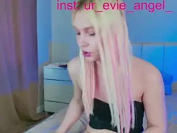 Stripchat Free Live Porn of Evelyn_rabbit