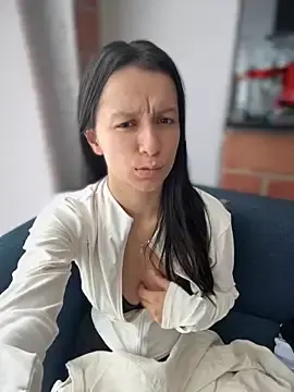 Stripchat Watch Live Sex Cams of Soy_Sara7