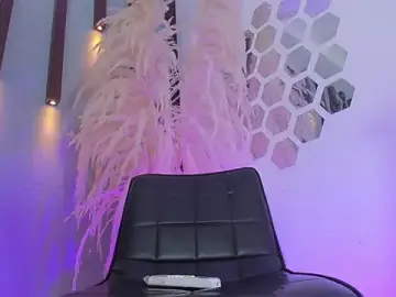 Stripchat Free Porn Cam of Sophia_Cameron