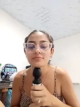Stripchat Watch Live Sex Cams of Ary-18