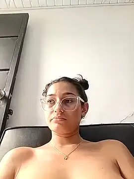 Stripchat Adult Webcam of Ary-18