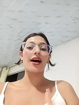 Stripchat Live Porn of Ary-18