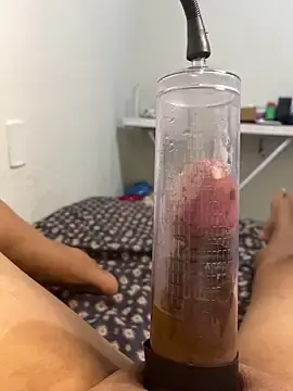 Stripchat Sex Cam of boysquirt