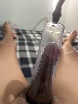 Stripchat Live Sex Cam of mydicksquirt