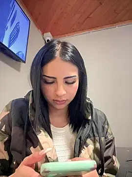 Stripchat Free Live Porn of Hilary_pinkk