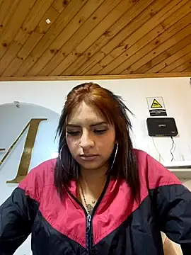 Stripchat Sex Cam of Hilary_pinkk