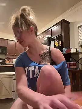 Stripchat Free Live Porn of Riley_ray69