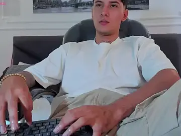 Stripchat Sex Cam of Damian23__