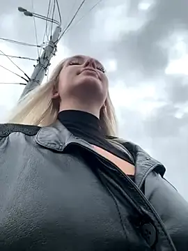 Stripchat Live Sex Cam of Milkyy_wway