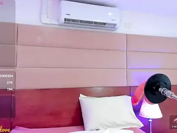 Stripchat Free Live Porn of zyle_boobs