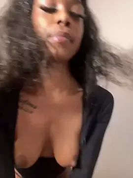 Stripchat Live Sex of mismialove