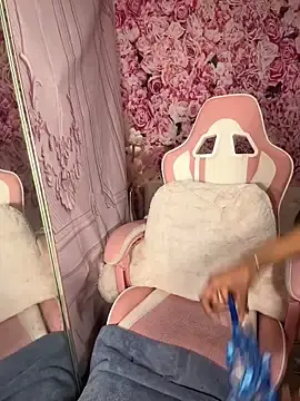 Stripchat Best Webcam of mismialove