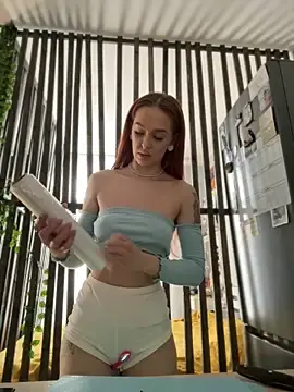 Stripchat Live Sex Cam of LittleFox___