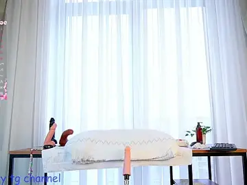 Stripchat Live Sex Cam of LynBardon