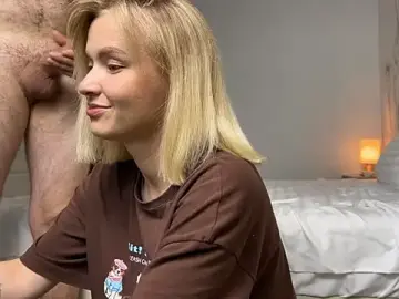 Stripchat Live Sex Cam of Adelovenick