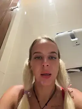 Stripchat Best Webcam of LikaCat