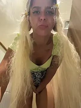 Stripchat Live Sex of LikaCat