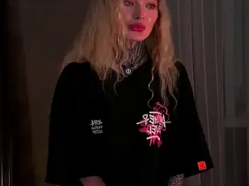 Stripchat Best live sex cam show of AriWild