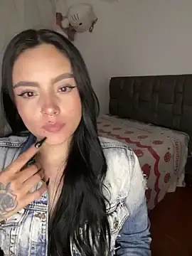 Stripchat Free Porn Cam of salome_polaniiee