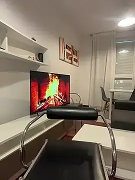 Stripchat Free Porn Cam of redheaddoll22