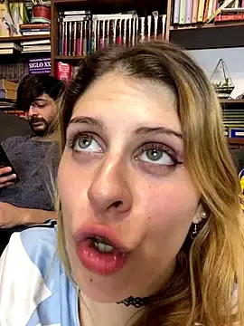 Stripchat Sex Cam of FlorBich