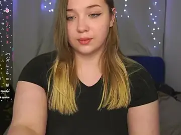 Stripchat Sex Cam of CuteSharloti