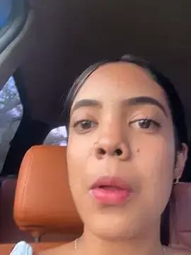 Stripchat Sex Chat of NAUGHTY_LITTLE_18