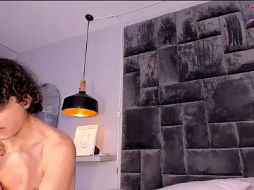 Stripchat Free Porn Cam of juliie_star