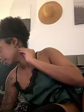 Stripchat Watch Live Sex Cams of Your_Paris