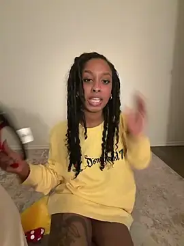 Stripchat Live Sex Cam of Your_Paris