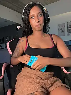 Stripchat Adult Webcam of Your_Paris