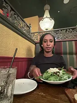 Stripchat Live Sex Cam of Your_Paris