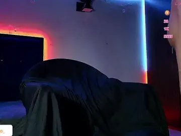 Stripchat Sex Cam of kuzzcoo